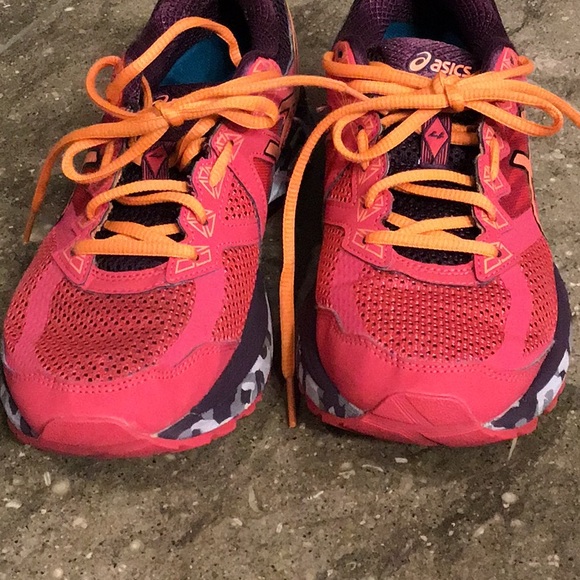 ASICS GT 2000 trail running 4, size 9 - Picture 3 of 12